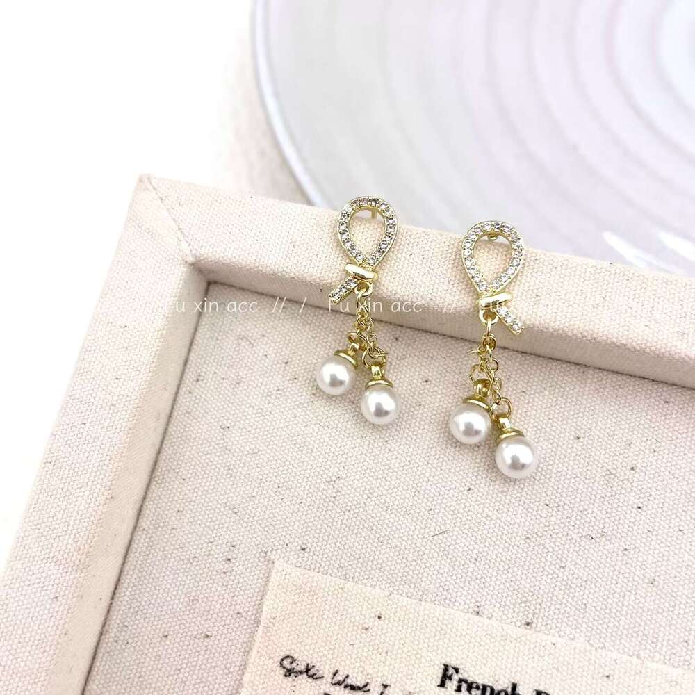 Zircon Half-Half Knot Tassel Pearl Earrings for Women, Light Fashion Versatile Stud Earrings, Niche Design with a Sense of Sophistication c76