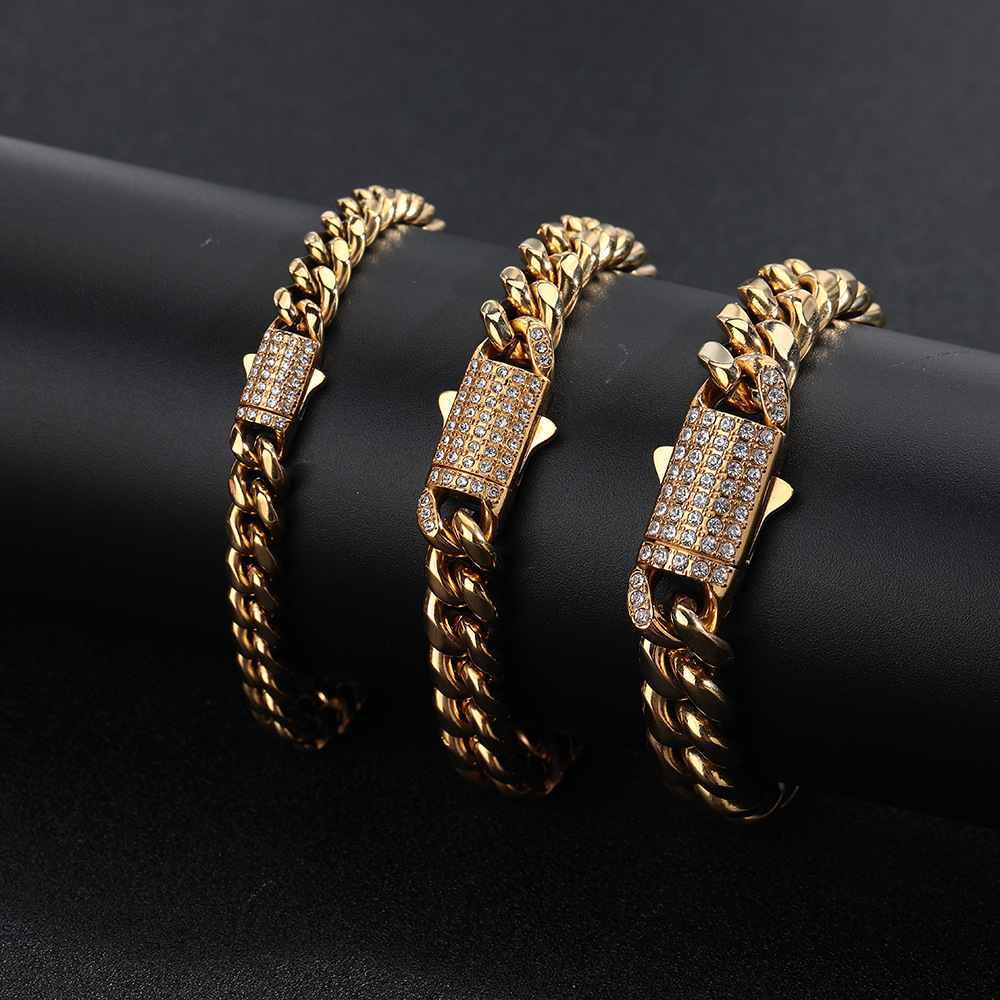 Mens Eye-catching Jewelry Piece Durable Titanium Crafted Chains Enhanced by Gleaming Gems