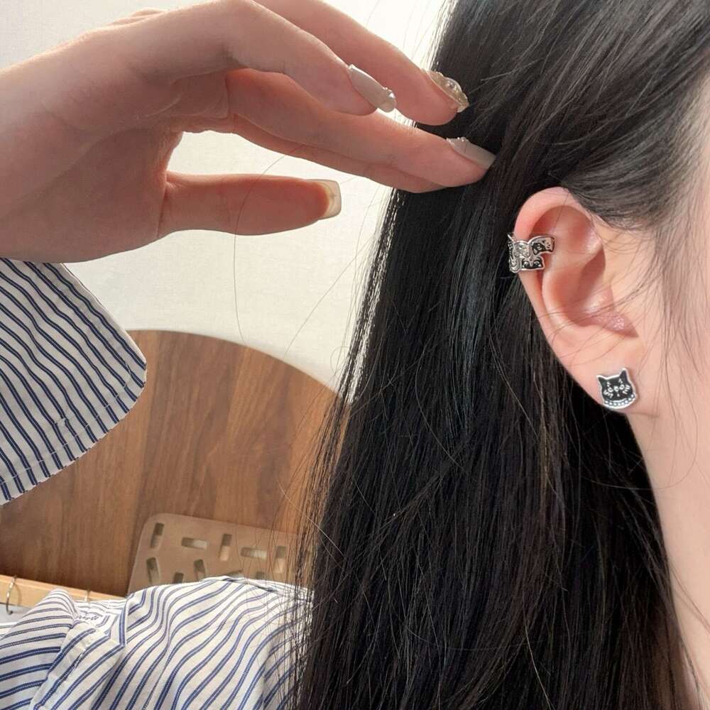 Asymmetric Cute Cartoon Cat Earrings for Women, Light , High-end, Elegant, and Stylish Earrings, 2024 New Model 20e