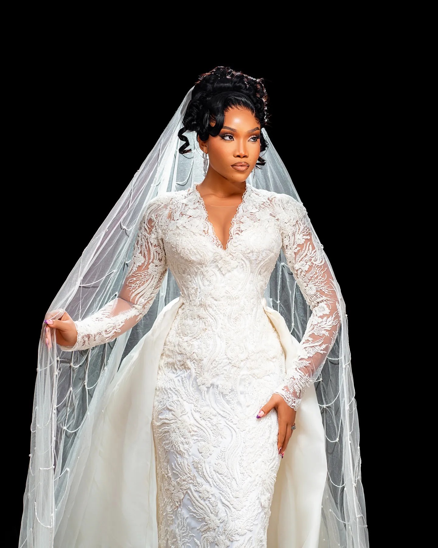 Arabic Aso Ebi Plus Size Ivory Lace Wedding Dresses Full Sleeves Beaded Detachable Train Deep V-neck Bridal Gowns Dress For Brides