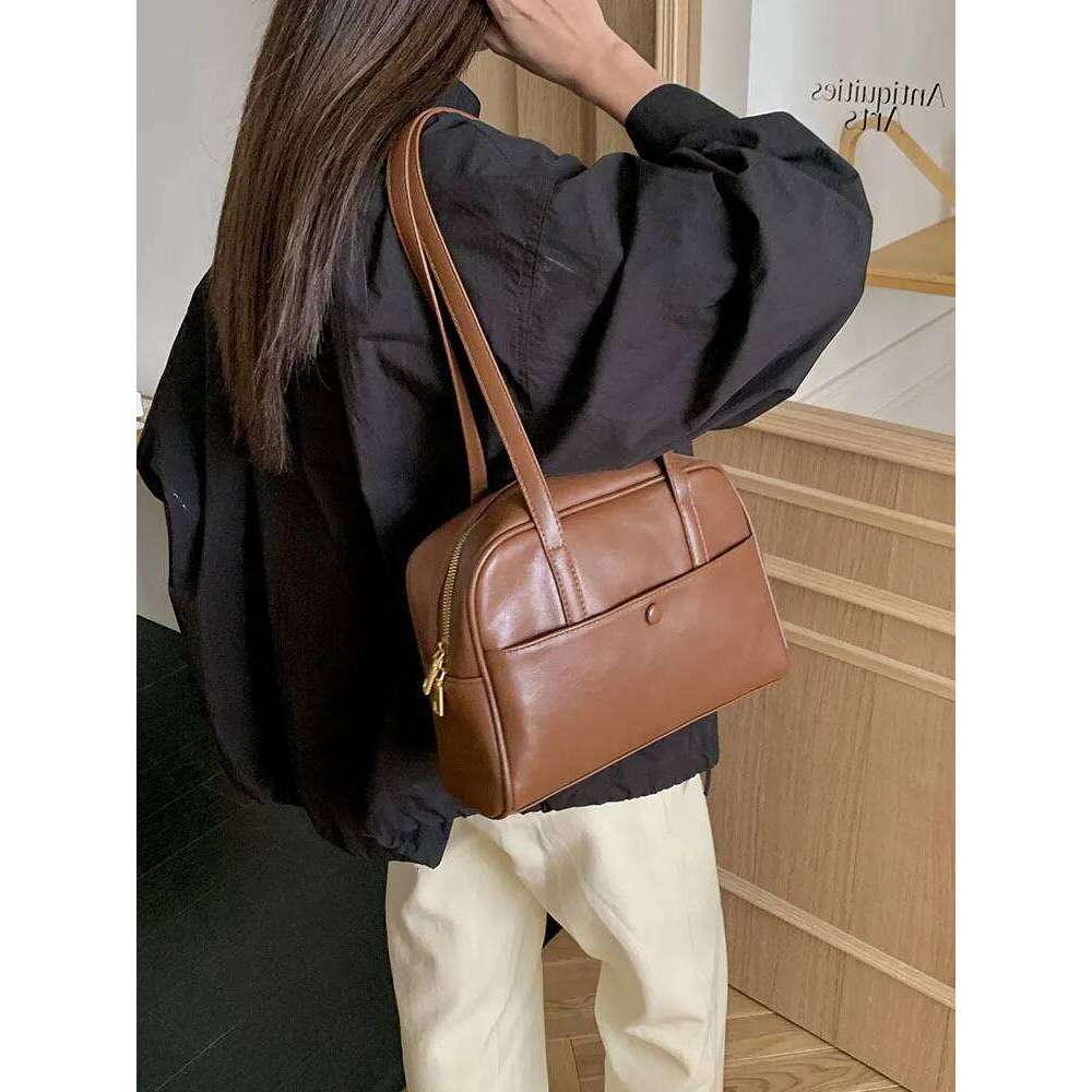 Large capacity single shoulder for women new retro underarm versatile tote bag