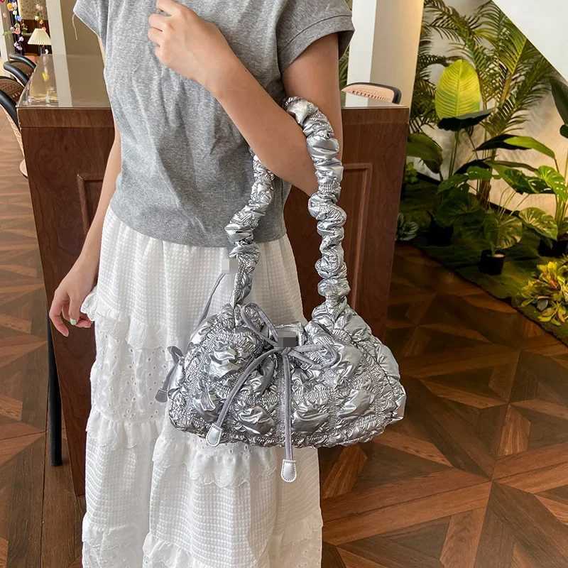 Vintage Crossbody Bags For Women Korean Niche Design Pleated Cloud Bags Large Capacity Commuter Travel Shopper Handbags Y250730