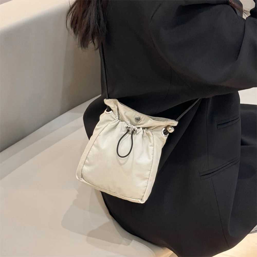 Nylon Crossbody Bag Soft Mini Phone Wallet Multifunctional Square Shoulder Bag Crossbody Purse Canvas Purse Messenger Bag Y250730