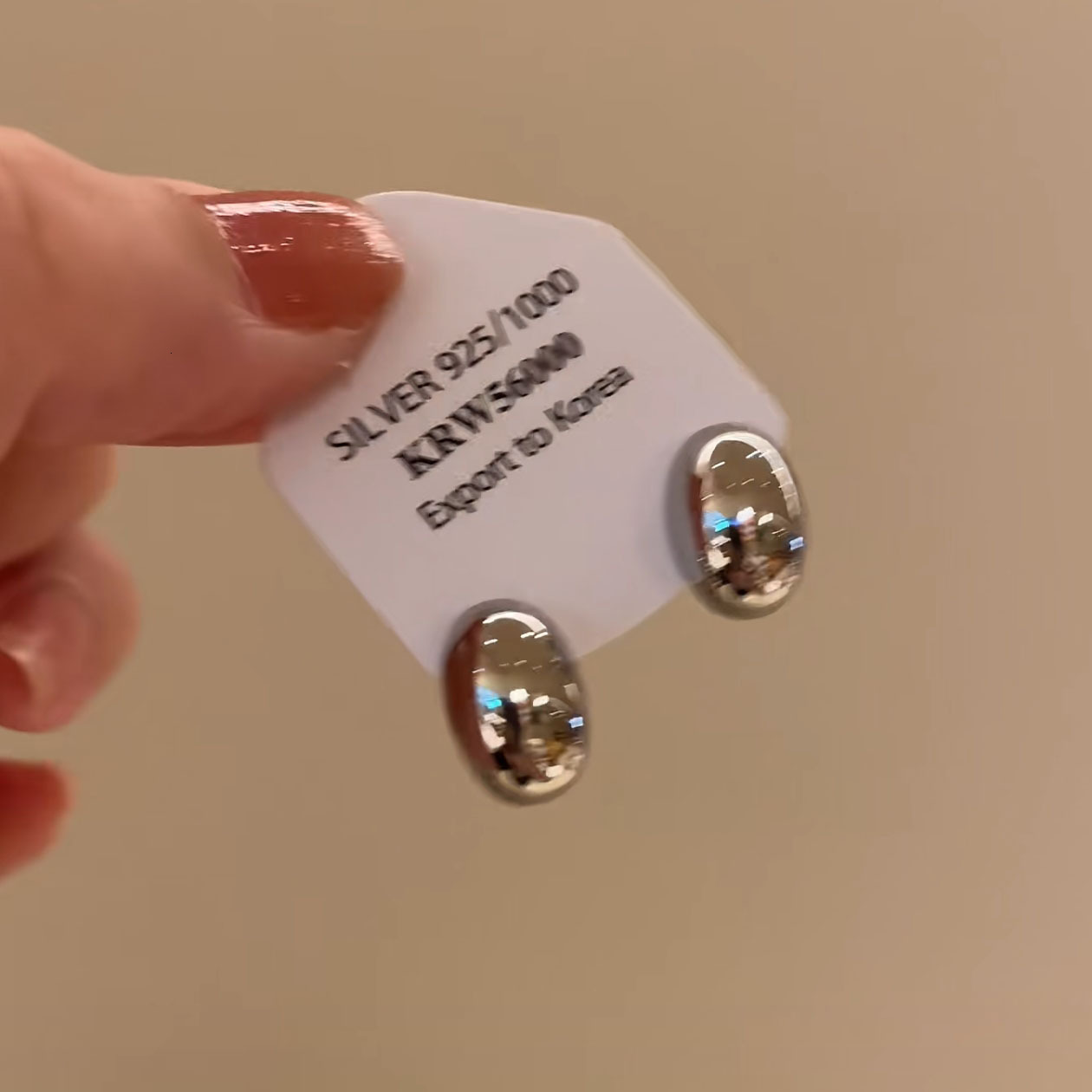 Free Shipping Designer Luxury Jewelry High-end Women's Round Earrings Fashionable Texture Smooth Metal Ring Earrings Niche Ear Hook