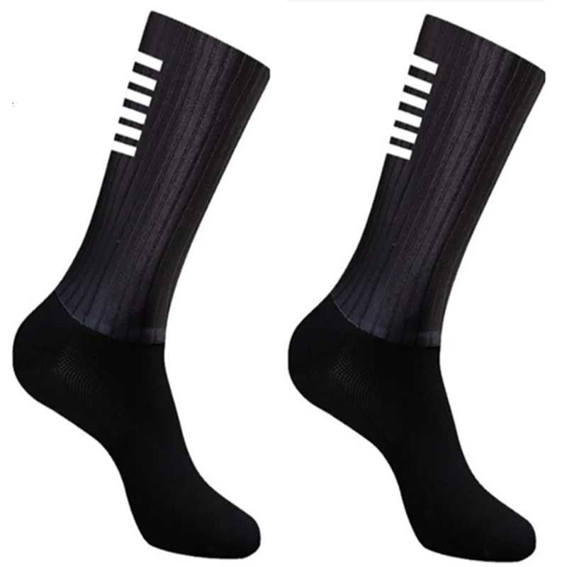 Anti-Slip Silicone Summer Aero Socks Whiteline Cycling Socks Men Bicycle Sport Running Bike Socks Z250731