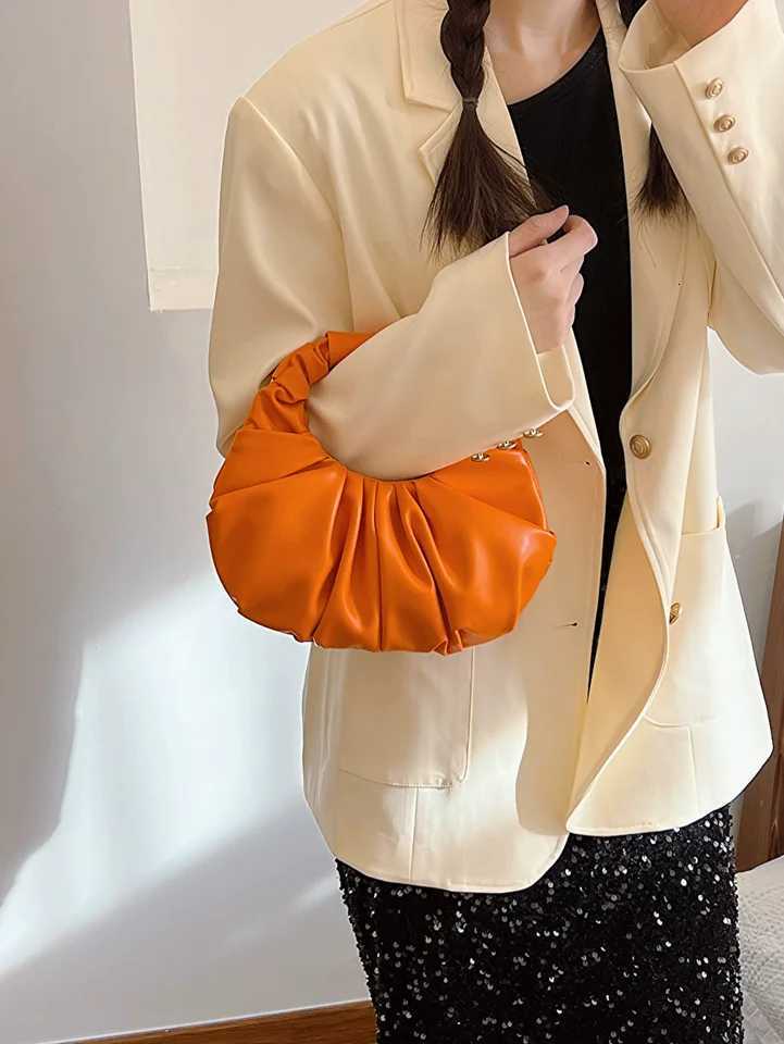 Korean Popular Cloud Bag Red Pleated Bridesmaid Bag New Womens Handbag Small Dumpling Bags Hobos Purse Bolsas Y250730