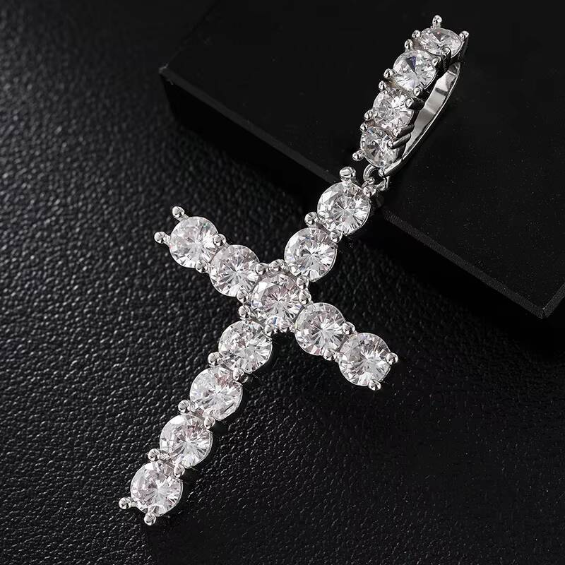 Luxury Christian Jewelry 18K Gold Plated 925 Sterling Silver VVS Moissanite Cross Pendant Necklace