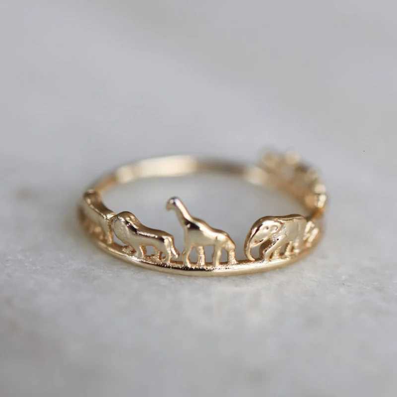 Huitan Korean Style Personality Women Rings Metal Gold Color Animal Ring Party Daily Wear Female Statement Jewelry Girls Gift y250730