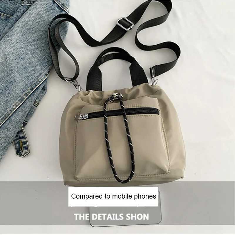 1 Piece of Pure Color Shoulder Bag for Women Versatile Hand-Held Crossbody Bag Fashionable Bucket Bag That Can Hold Mobile Phone G250729