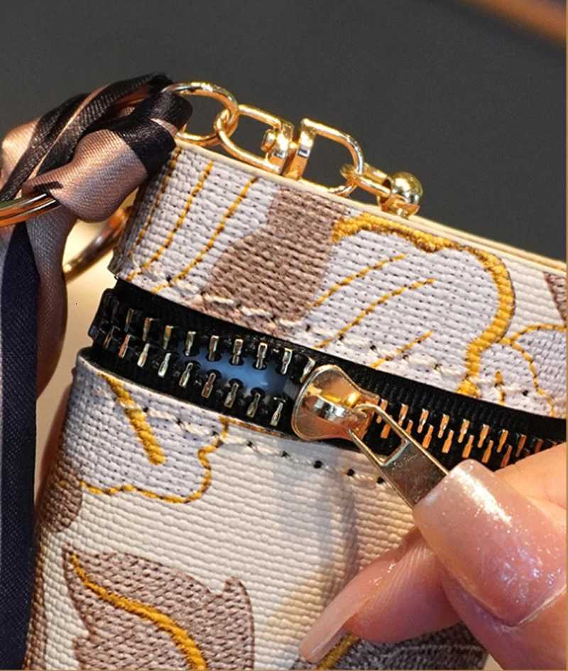 Mini Embroidered Earphone Case For AirPods 4 3 2 Pro 2 Coin Purse Keychain Portable Storage Bag Earphone Protective Case Y250731