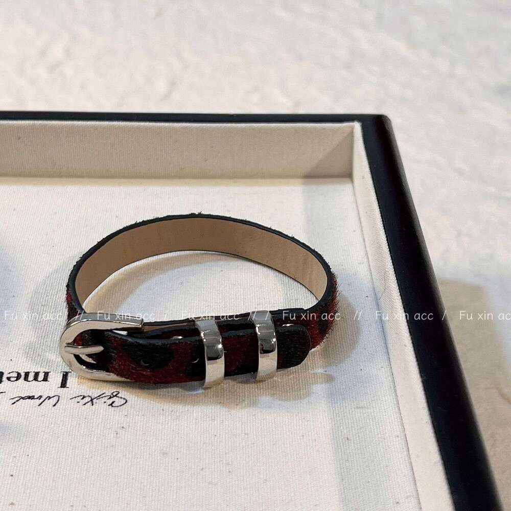 New Sweet Cool Leather Necklace for Women, Unique and Stylish Leopard Print Bracelet, Versatile Design with a Sense of Sophistication dd6