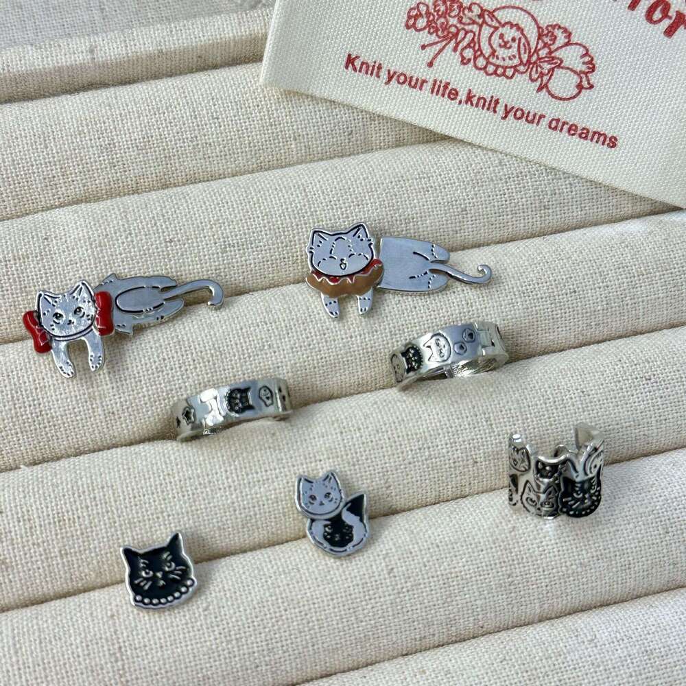 Asymmetric Cute Cartoon Cat Earrings for Women, Light , High-end, Elegant, and Stylish Earrings, 2024 New Model 20e