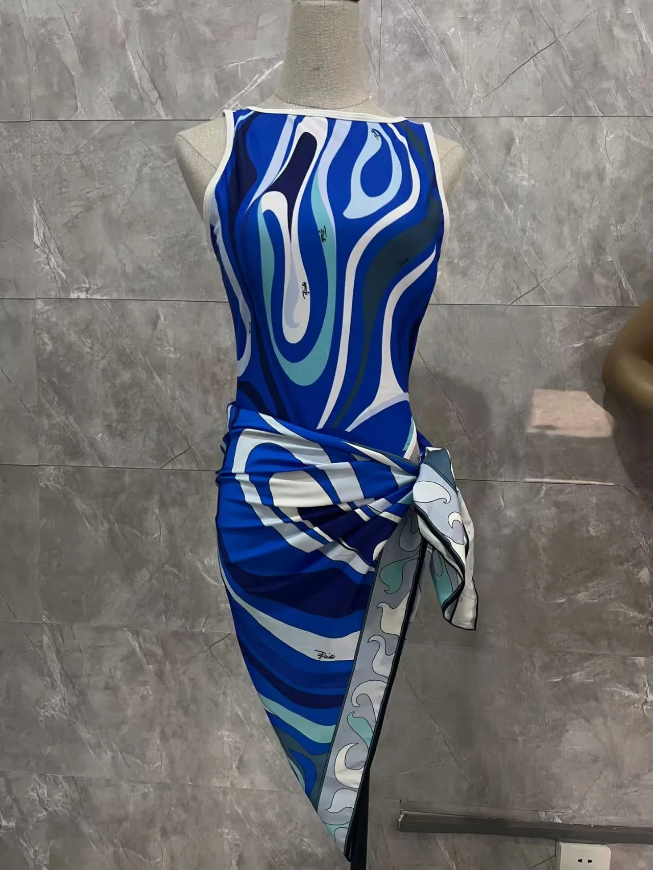 09 2025Colorful Wom… - image