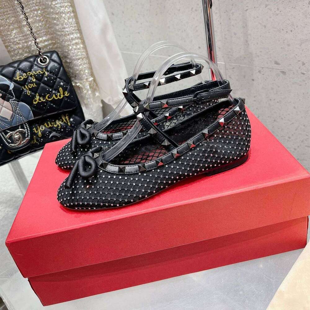 Women Size35-41 Mesh Crystal Ballet Flats Rivet Butterfly Knot Round Toe Buckle Strap Designer Shoes Zapatillas De Mujer 2ad