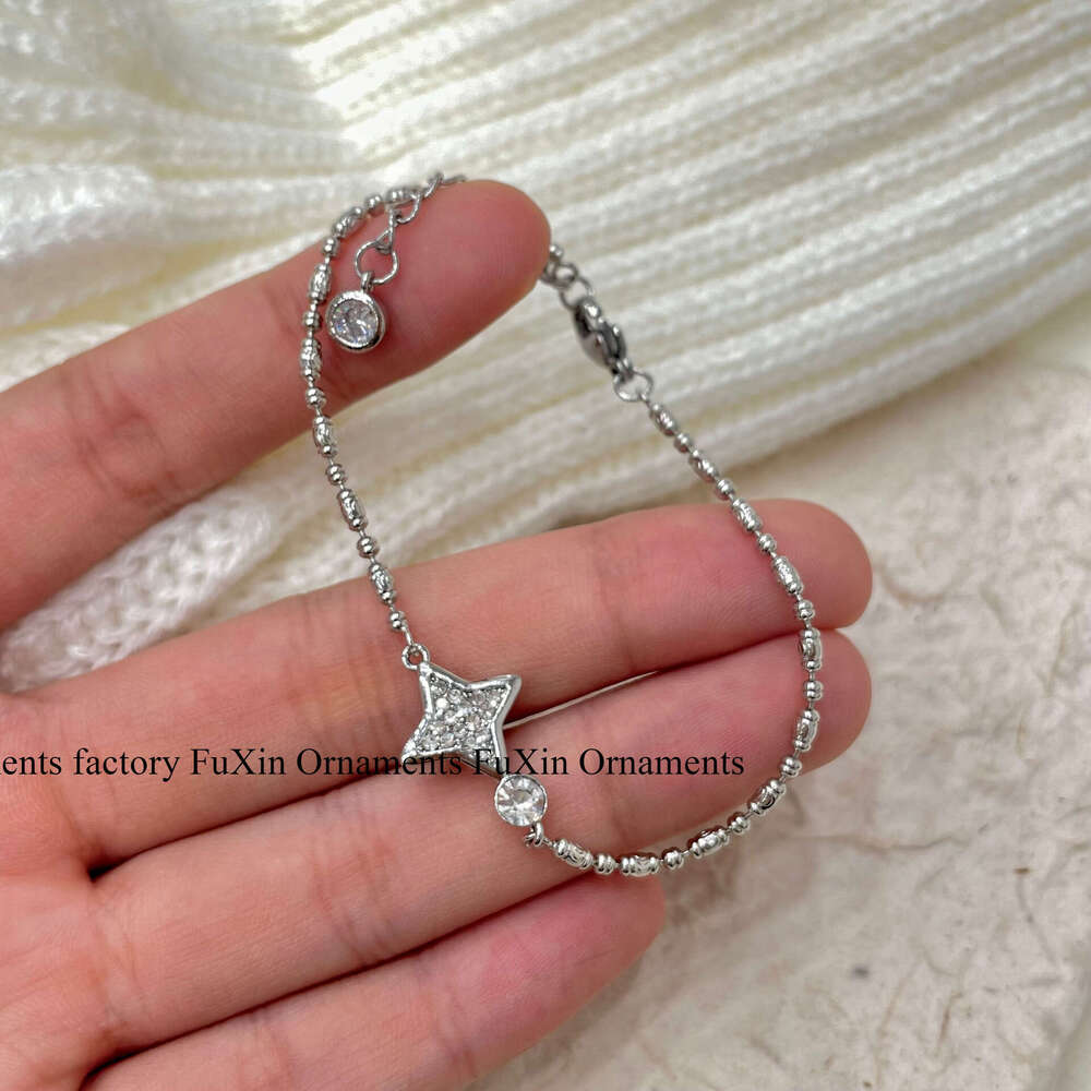 Korean Versatile Star for Women 2024 New Fashion Niche Light Exquisite Bracelet Minimalist Style High-end Feel 18d