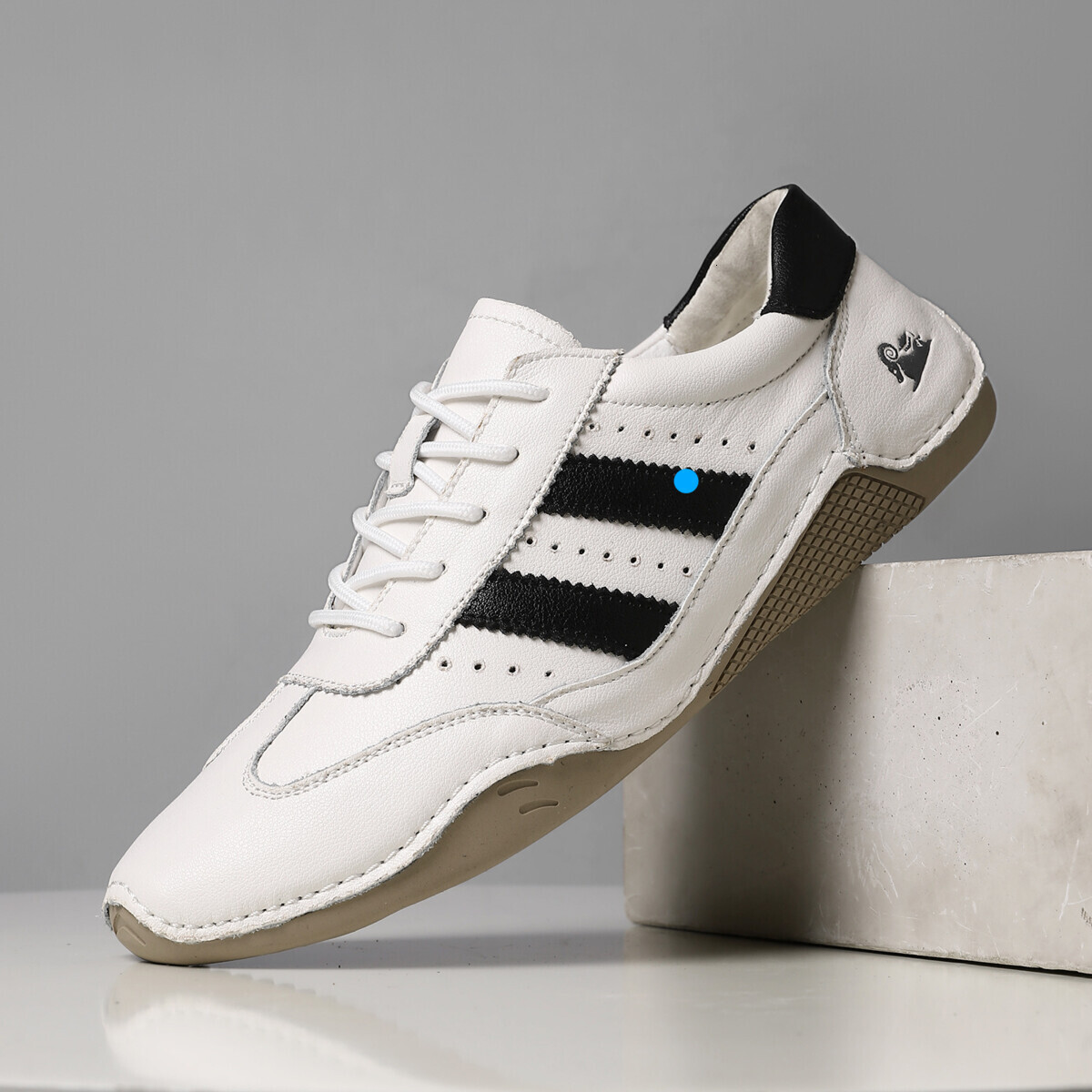 Classic Style Unisex Low-top Couple Casual Shoes Fashion Sneakers Hot-selling Model