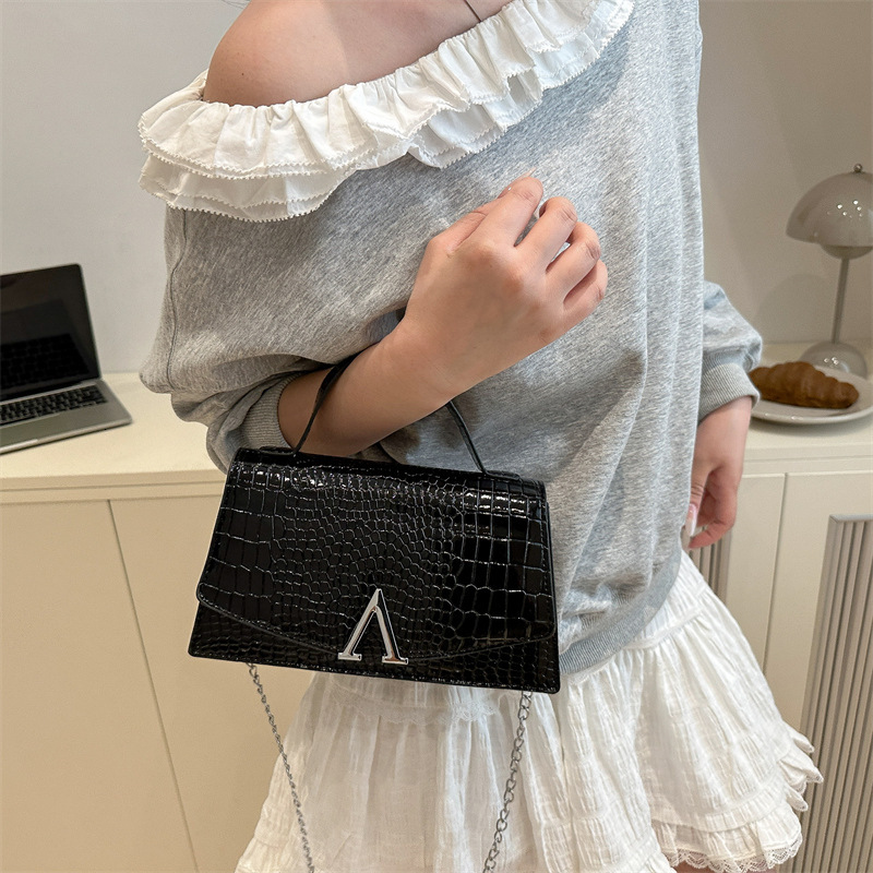 Trendy Personality Crocodile Pattern Casual Small Square for Women 2025 New Fashionable Niche Chain Shoulder Crossbody Bag ddmymoon