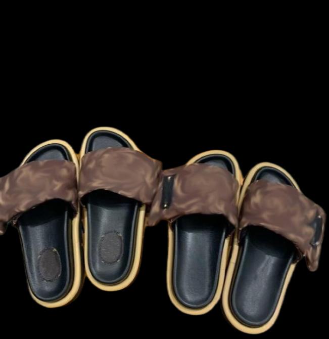 2022 Designers Pool Pillow Mules Women Sandals Sunset Flat Comfort Mules Padded Front Strap Slippers Fashionable Easytowear Styl3710718