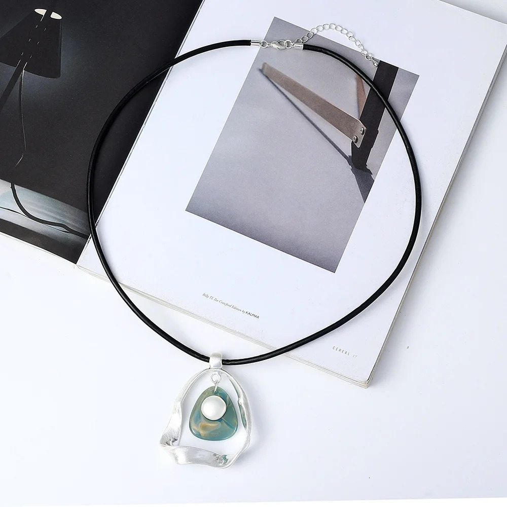 Kaseakia Metal Resin Hoop Irregular Retro Pendant for Sweater Chain Long Necklace for Women Fashion 250729