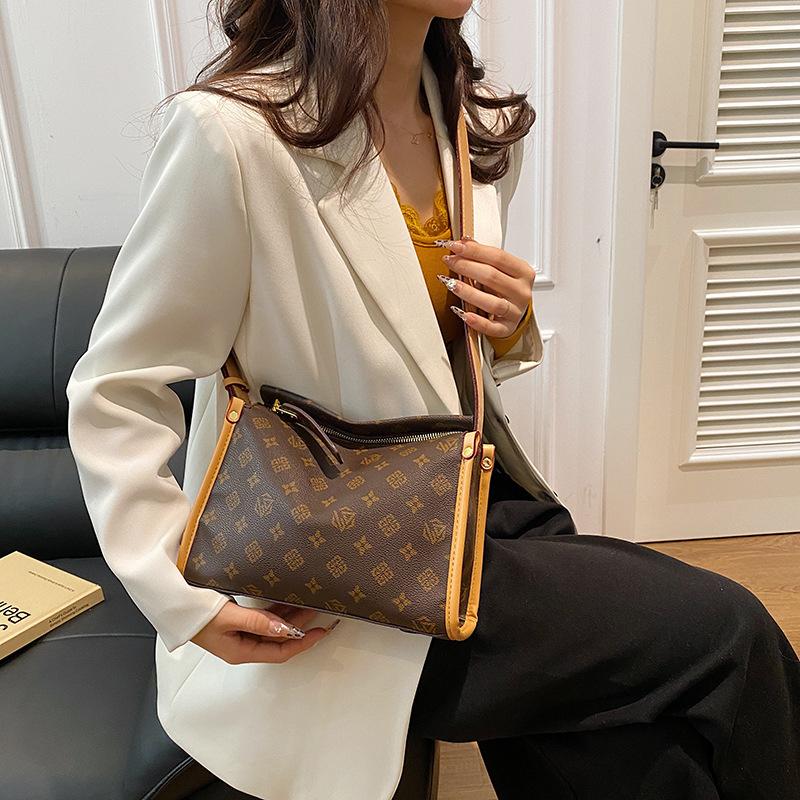 free shipping designer bag daily outfit fashion versatile printing cortex brown casual and comfortable crossbody one-shoulder bags for woman