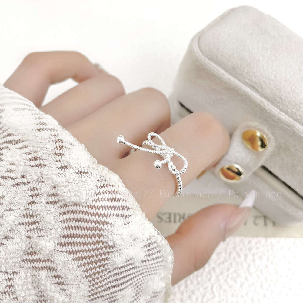 Korean Version Light Luxury Niche Design High-End Twist Asymmetric Bowknot Sweet Open Adjustable Ring 9d0