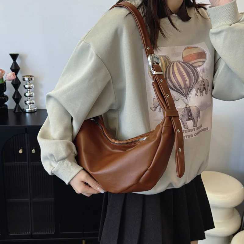 Casual Soft Pu Leather Womens Crossbody Bags Fashion Ladies Hobos Shoulder Bag Solid Color Portable Female Underarm Handbags Y250730