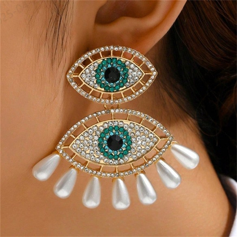 Designer Earrings For Women's Earrings Accessories Ear Cuff Fashionable Luxury Pearl Inlaid Earrings Metal Meometric Cross Earrings AS10