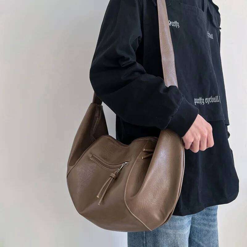 Large Capacity Men's Locomotive Riding Personalized Cross-body Messenger Underarm Shoulder Oblique Fiess Bag Casual