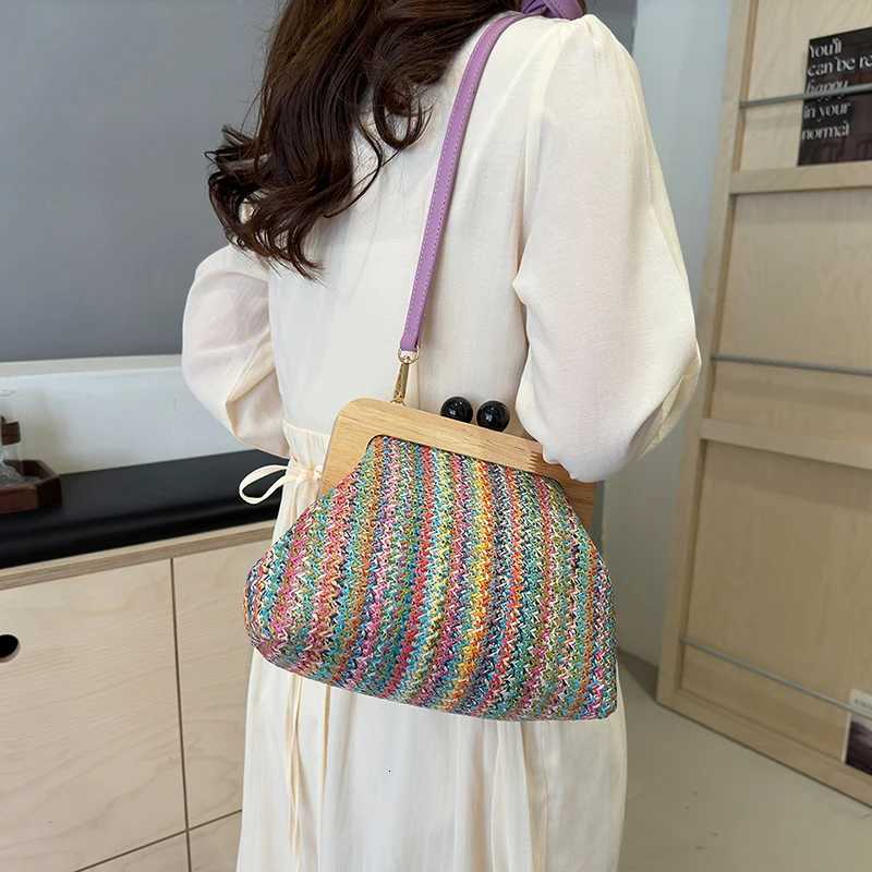 Summer Beach Straw Bag For Women Designer Cloud Bag 2024 New Wood Clip Purse Clutch Bag Shell Shoulder Crossbody Bags Fashion Y250730