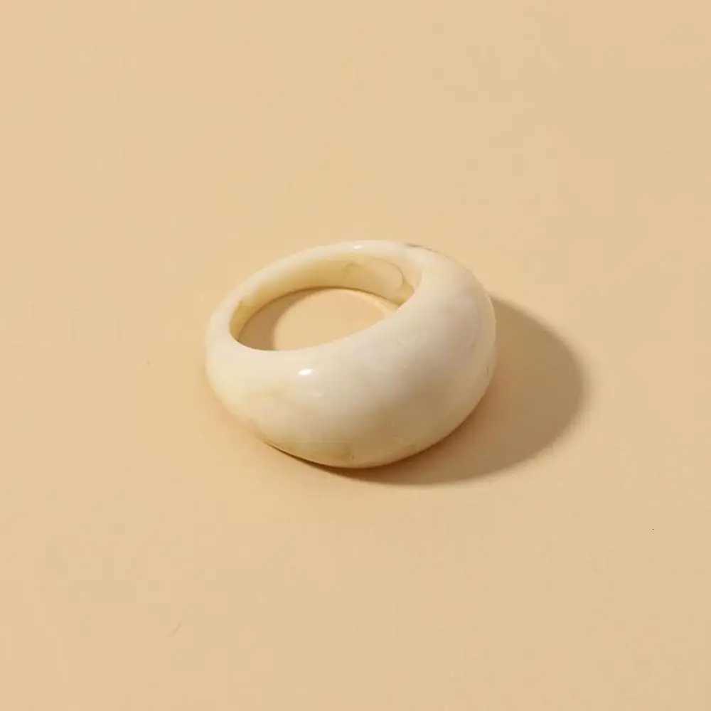 Smooth Geometric Round Rings For Women Men Y2K Colorful Transparent Resin Acrylic Finger Ring Ins Vintage Chunky Ring Jewelry y250730