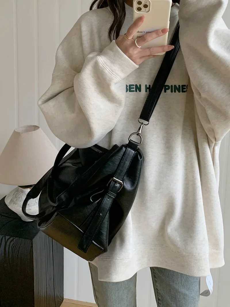 Large Capacity Black Shoulder Bags For Women Large Shopper Bag Solid Color Soft Leather Crossbody Handbags Lady Travel Tote bags Y250730