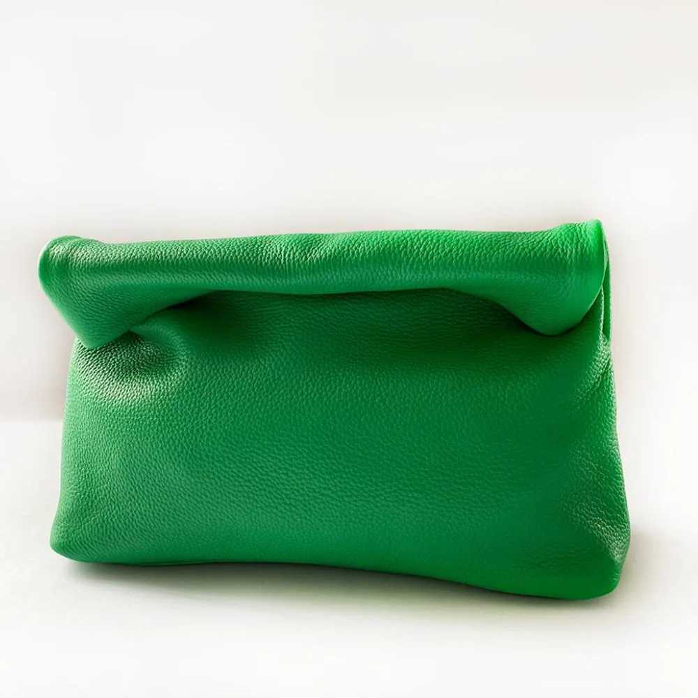 100% genuine leather Cowhide Handbag High Quality Leather Womens Foldable Designer Handbag Simple Magnet Handle Bags Y250730