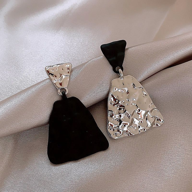 Free Shipping Designer Luxury Jewelry Silver Needle Luxury High-end Black Zircon Heart Earrings Niche Temperament Geometric Studs