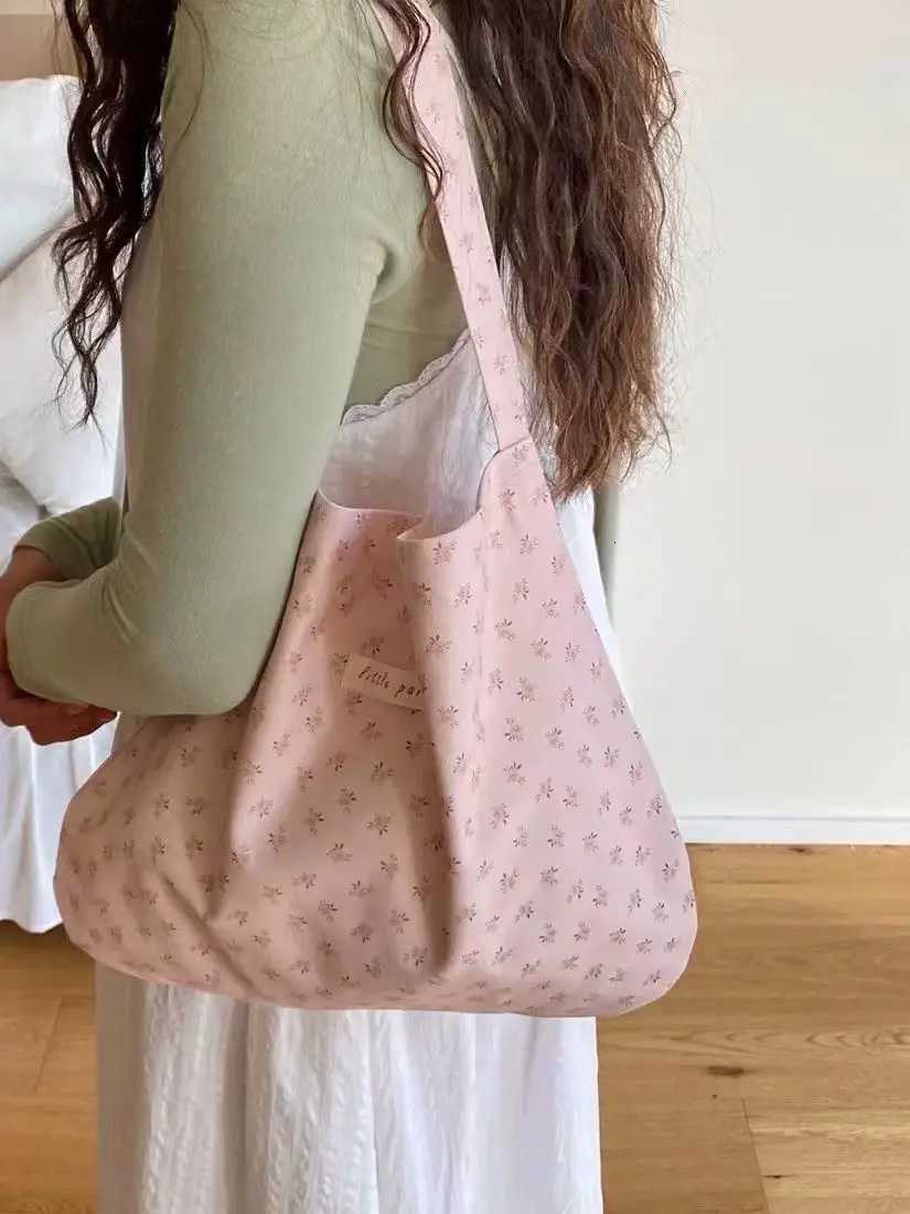 1 Piece Sweet France Style Shoulder Bag Chic Fashion Aesthetic Floral Crossbody Bag for High Capacity Canvas Storage Bag Y250730