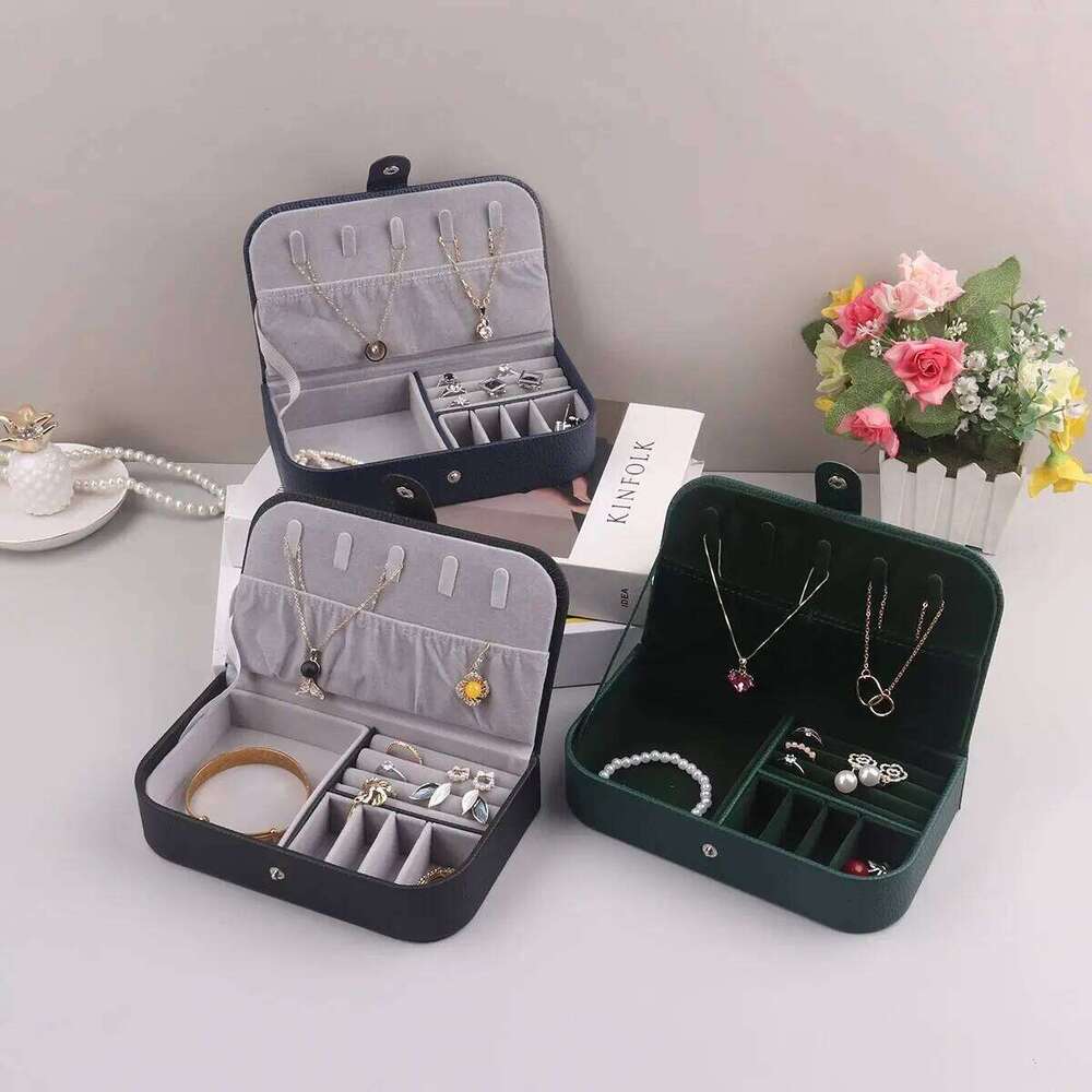 Hot Selling Portable Box Organizer Display Travel Jewelry Case Boxes Button Leather Storage Chenille Jeweler