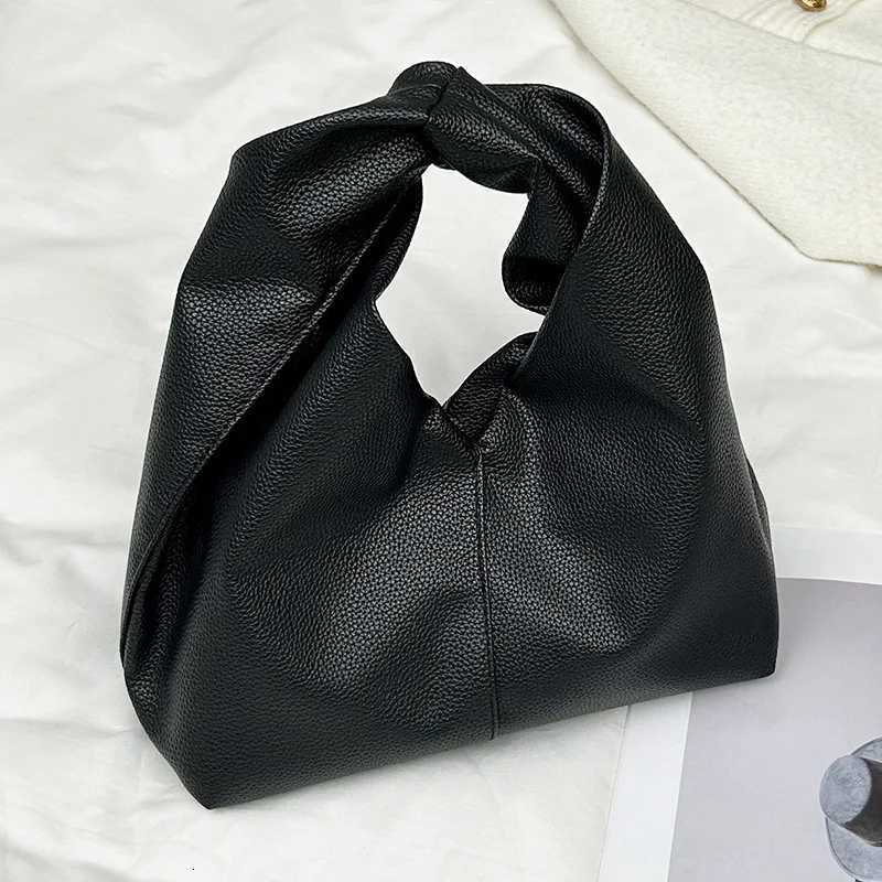 Solid Color Pleated Cloud Bag 2025 New Croissant Shaped Soft PU Shoulder Bag Women Minimalist Top Handle Bags for Daily Handbag Y250730