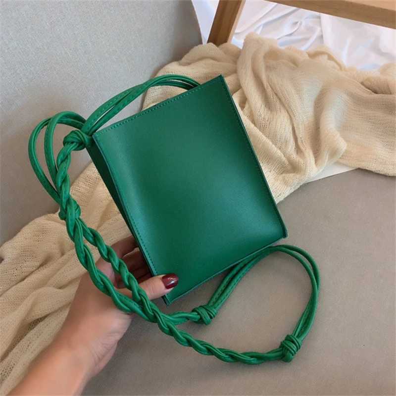 Small Square Shoulder Bag Leather Weaving Belt Crossbody Bag FAshion Women Sloid Phone Pouch Vintage Messenger Package Y250730