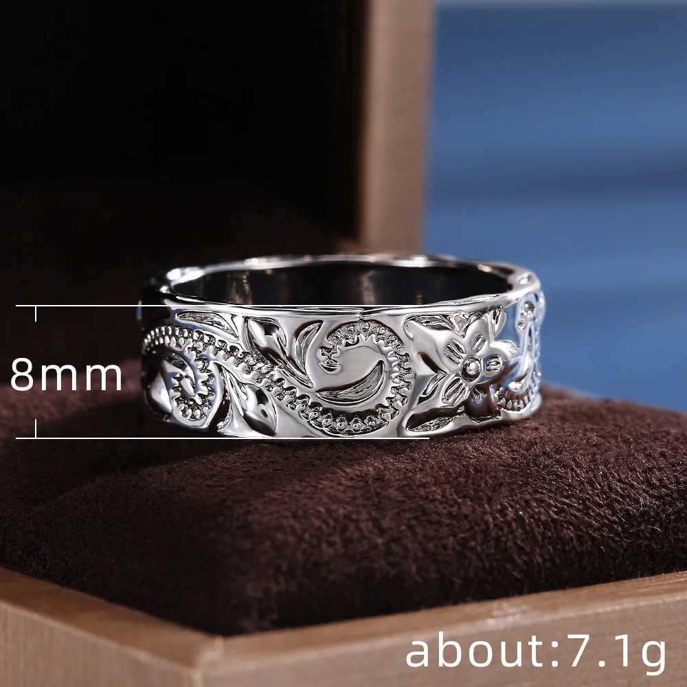 2022 New Delicate Carved Design Lovers Rings Silver Color Elegant Pattern Women/Men Couple Rings Anniversary Gift Trendy Jewelry y250730