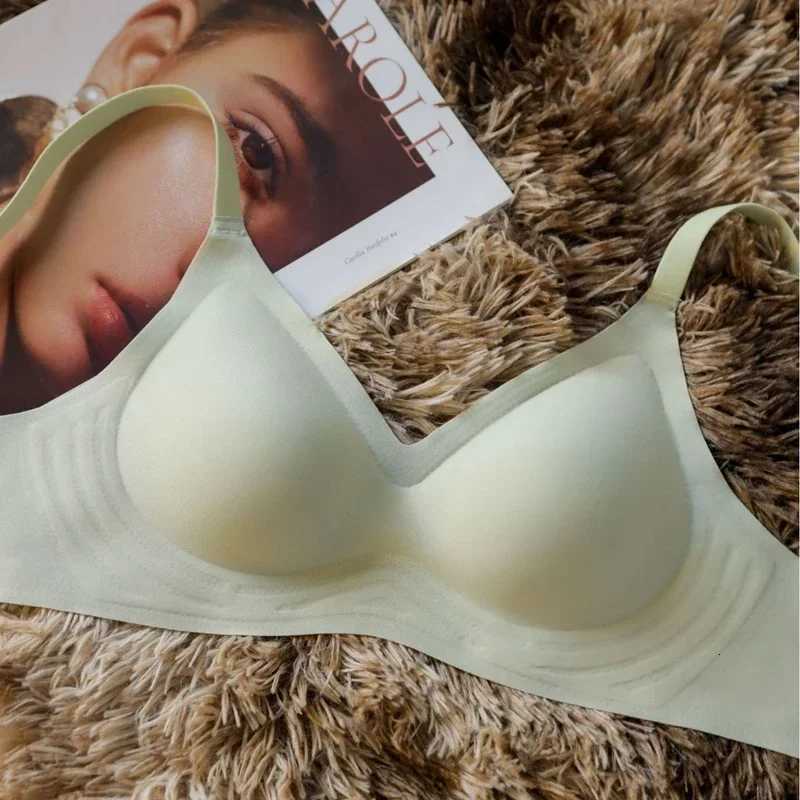 Seamless Underwear for Women with Small Breasts Push-up No Rims Soft Support Sports Bra Large Breasts Small and Thin Z250730