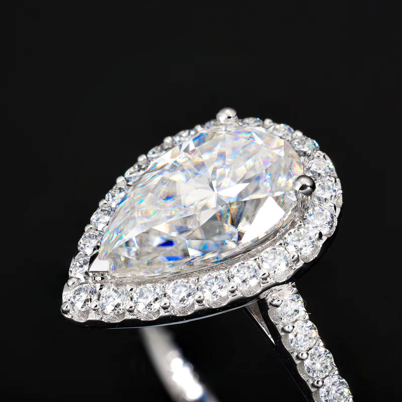 Luxury Wedding Jewelry Wholesale Custom 925 Sterling Silver 3ct Pear Cut VVS Moissanite Diamond Engagement Ring for Women