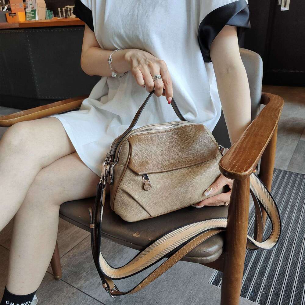New Soft Leather Top Layer Cowhide Women's Handbag Single Shoulder Crossbody Wide Strap Large Capacity Bag designer bag B5