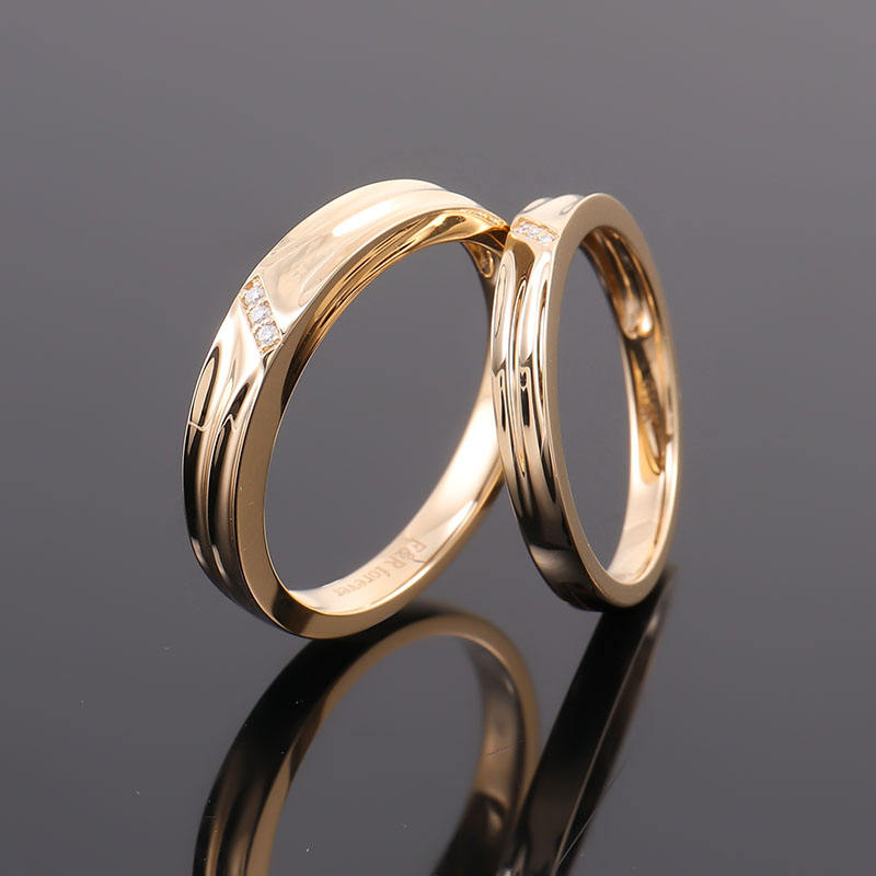 Customized Fine Jewelry Rings Classic Style 18k Gold Couples Ring Set Melee Round Cut Lab Grown Diamond Ring