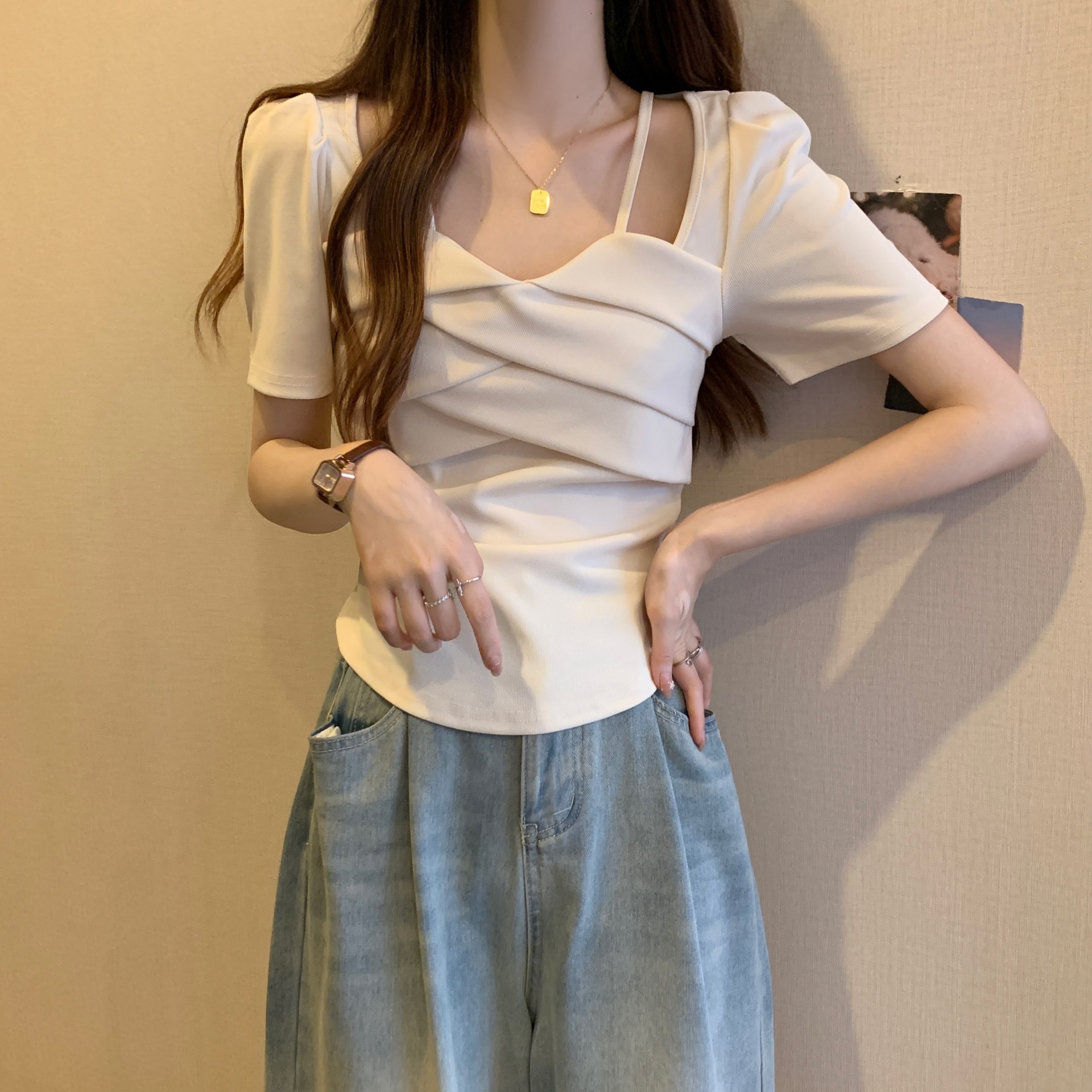 2025 plus size square shoulder short sleeved women's shirt, new summer design sense, niche fat French short sleeved slim fit top, new designer T-