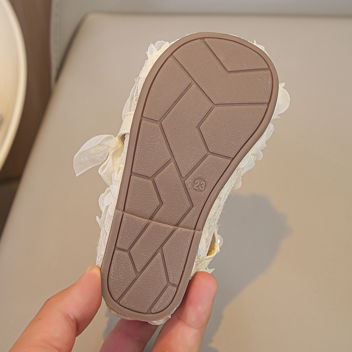 Exquisite Princess Fan girls lace shoes Pearl trip straps Cubic flower bow