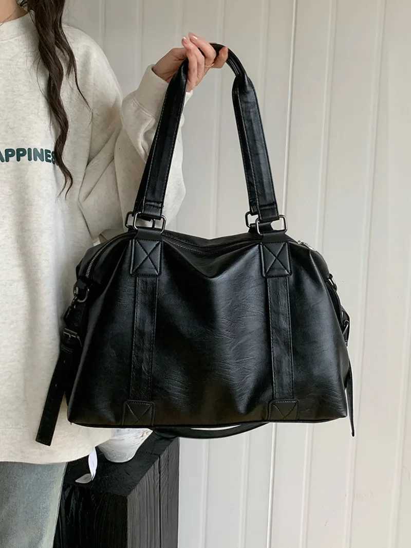 Large Capacity Black Shoulder Bags For Women Large Shopper Bag Solid Color Soft Leather Crossbody Handbags Lady Travel Tote bags Y250730