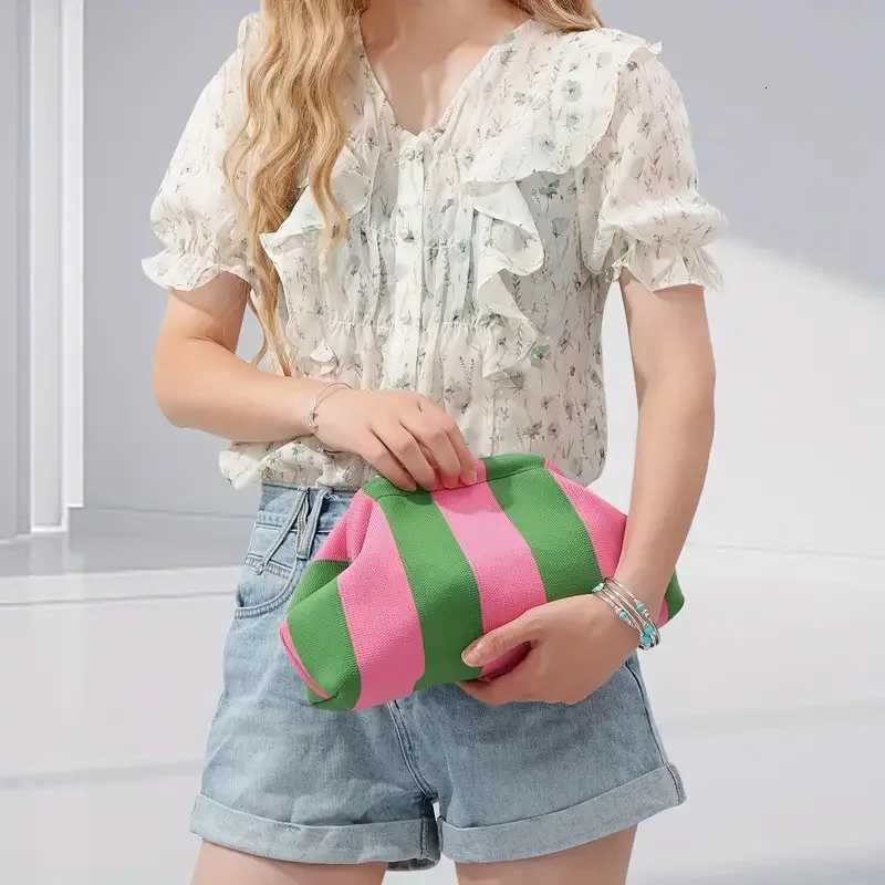 New Summer Beach Clutch Bag Women Contrast Color Crochet Handbag Knitting Dumpling Clutch Lady Cute Cloud Casual Colorblock Bag Y250730