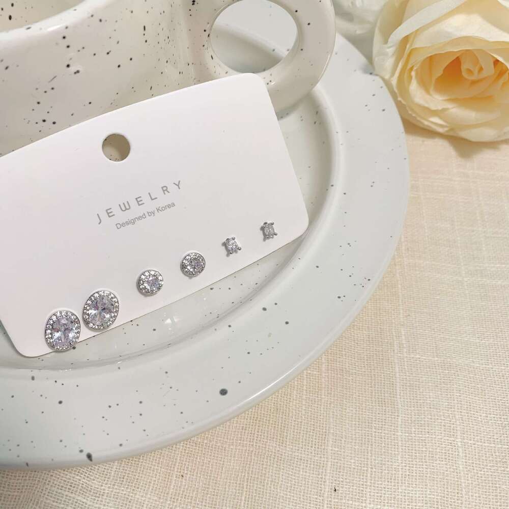 FUXIN Super Sparkling Zirconia Shiny Earrings for Women, Niche Design, Simple Versatile Earrings, Light Style Full Dia Ear Jewelry 9ee