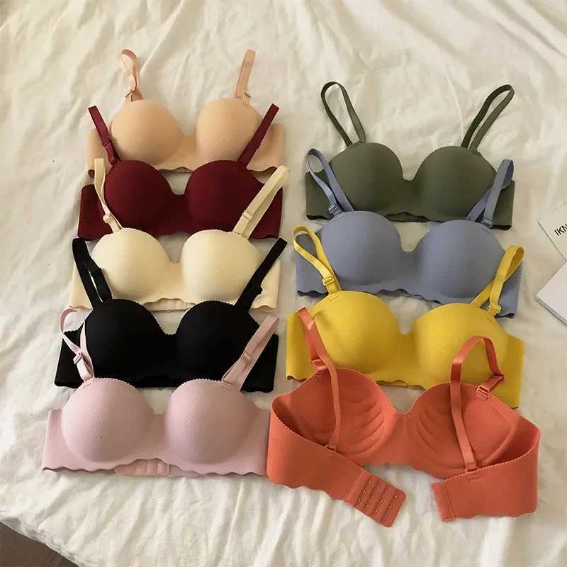 Sexy Bras Push Up Seamless Underwear for Women Solid Color Wireless Lingerie One-piece Gather Convertible Straps Brassiere Z250730
