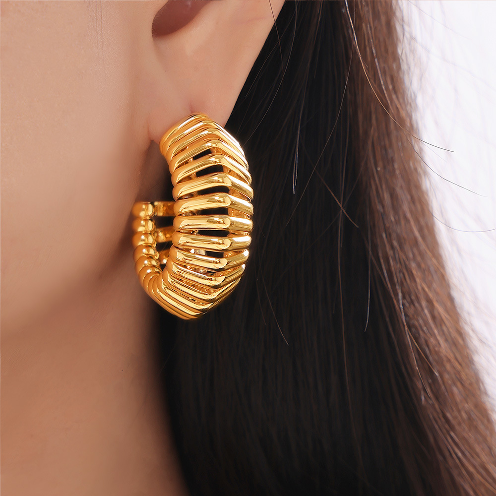 18K Gold-plated Copper Material Women's Earrings Free Shipping Designer Luxury Jewelry European And American INS Style C-shaped Spring Hollow Wir