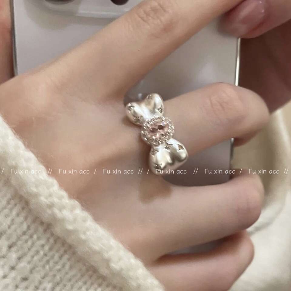 Princess on the Run Micro Pave Zircon Butterfly Open Niche Design High-end Atmosphere Index Finger Ring Jewelry for Women 47e